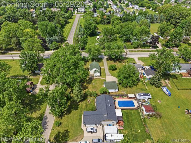 6335 Silver Lake Road, Fenton Charter Township, MI 48451