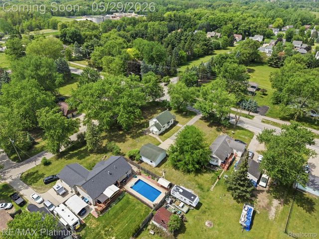 6335 Silver Lake Road, Fenton Charter Township, MI 48451