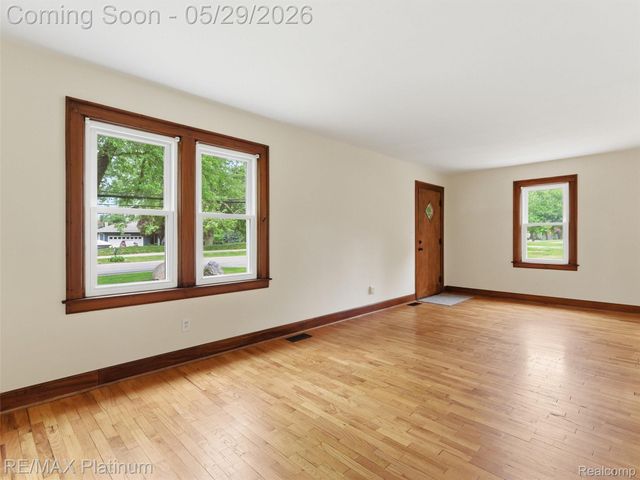 6335 Silver Lake Road, Fenton Charter Township, MI 48451