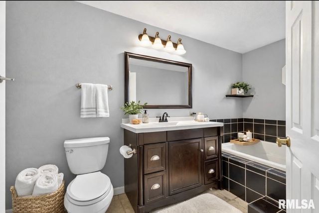 1009 HIGHLAND Court, Metamora, IL 61548