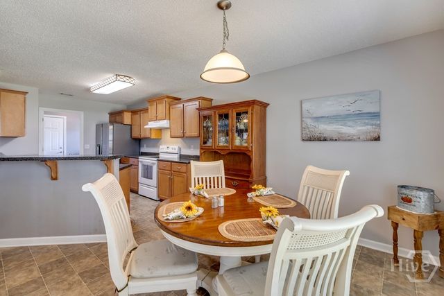 285 Creekside Circle, Ellabell, GA 31308