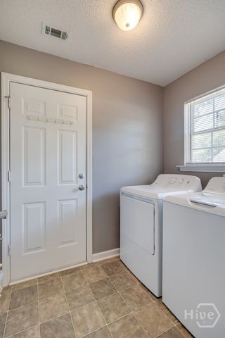 285 Creekside Circle, Ellabell, GA 31308