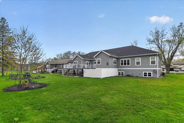 4555 Golf Drive, Windsor, WI 53598