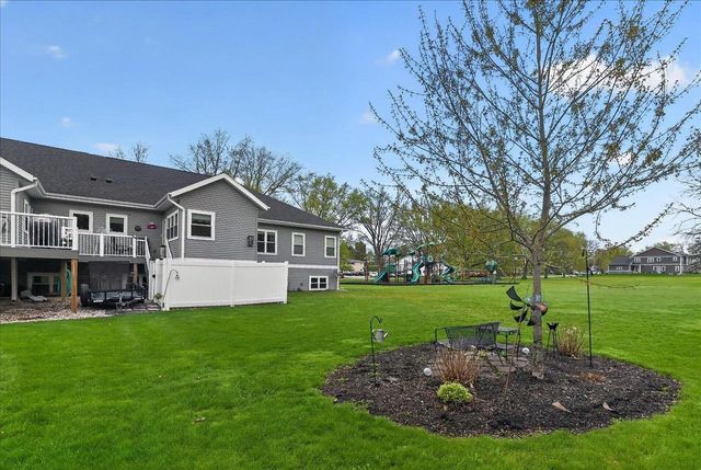 4555 Golf Drive, Windsor, WI 53598