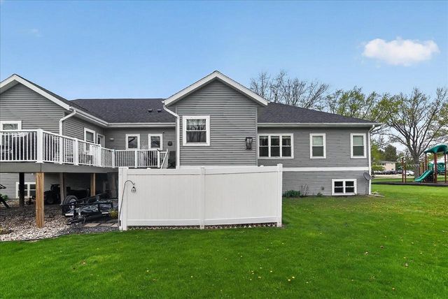 4555 Golf Drive, Windsor, WI 53598