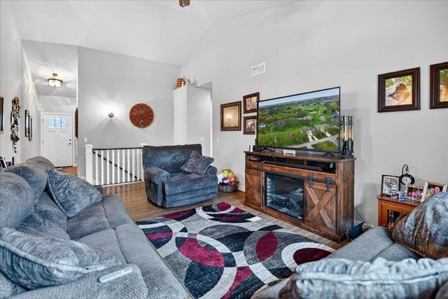 4555 Golf Drive, Windsor, WI 53598