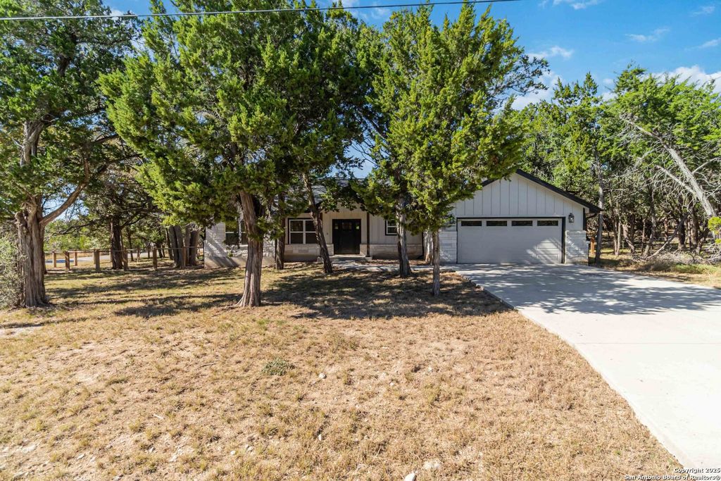 188 Old Camp Rd, Bandera, TX 78003