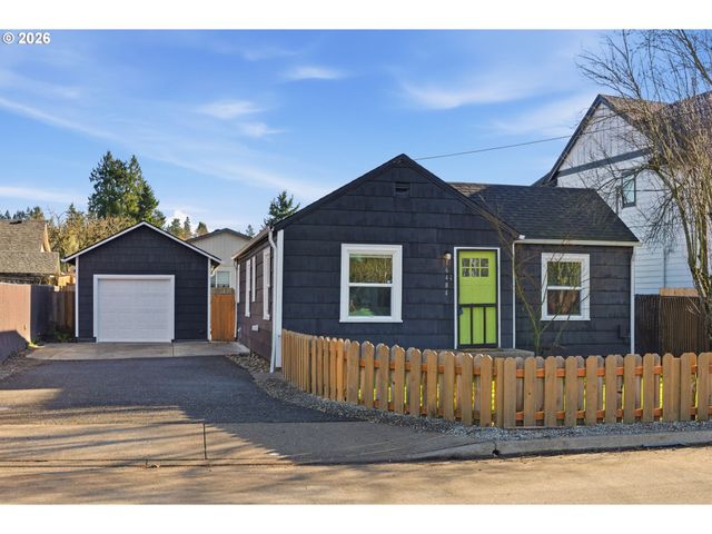 16484 FRONT Ave, Oregon City, OR 97045