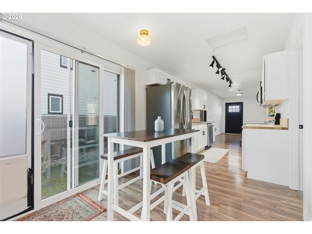 16484 FRONT Ave, Oregon City, OR 97045