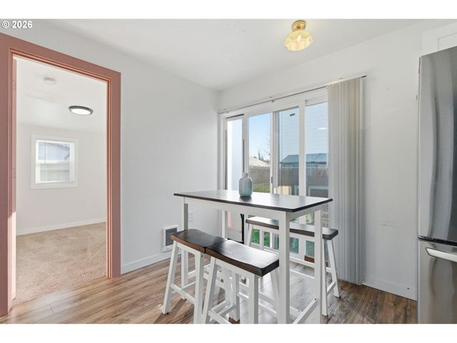 16484 FRONT Ave, Oregon City, OR 97045