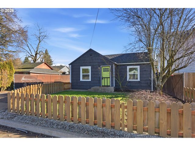 16484 FRONT Ave, Oregon City, OR 97045