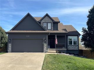 20127 Falcon Ridge Drive, Spring Hill, KS 66083