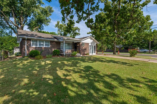 901 S Drury Lane, Wichita, KS 67207