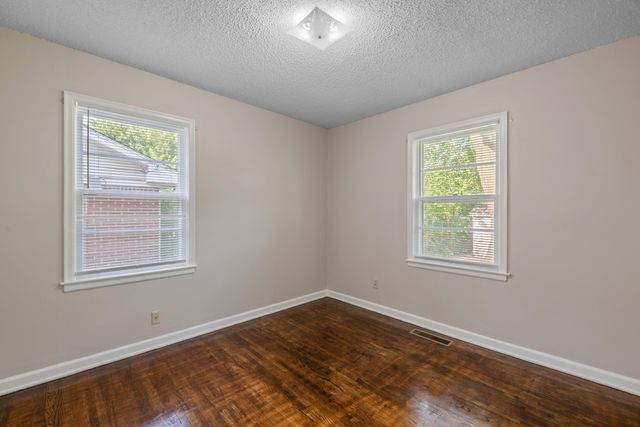 901 S Drury Lane, Wichita, KS 67207