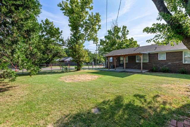 901 S Drury Lane, Wichita, KS 67207