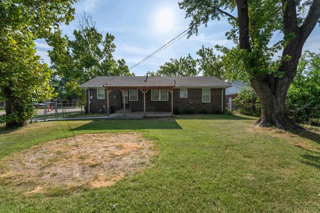 901 S Drury Lane, Wichita, KS 67207