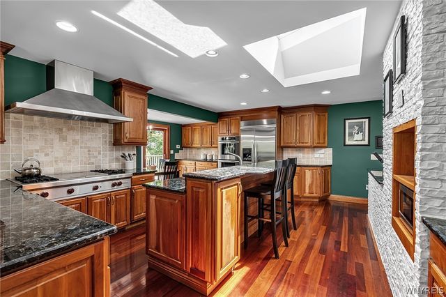 7932 Quaker Road, Orchard Park, NY 14127