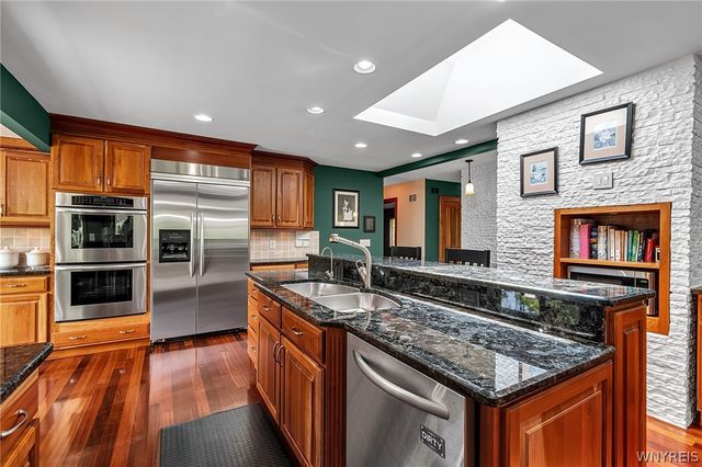 7932 Quaker Road, Orchard Park, NY 14127