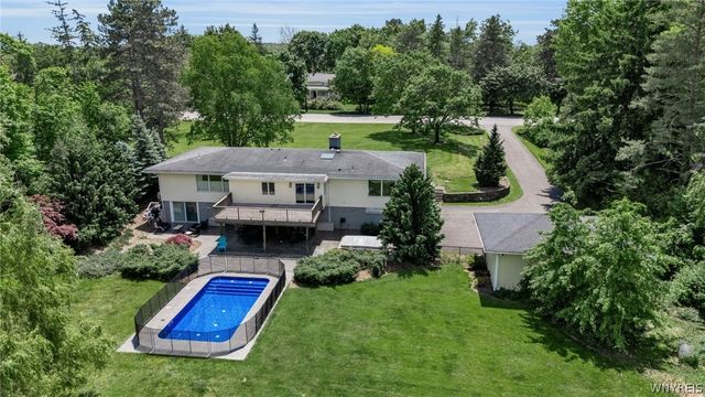 7932 Quaker Road, Orchard Park, NY 14127