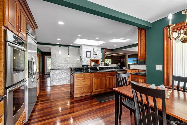 7932 Quaker Road, Orchard Park, NY 14127