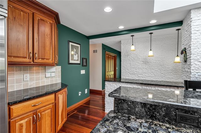 7932 Quaker Road, Orchard Park, NY 14127