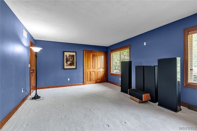 7932 Quaker Road, Orchard Park, NY 14127
