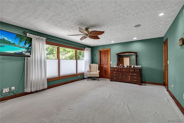 7932 Quaker Road, Orchard Park, NY 14127