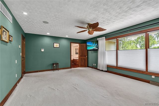 7932 Quaker Road, Orchard Park, NY 14127