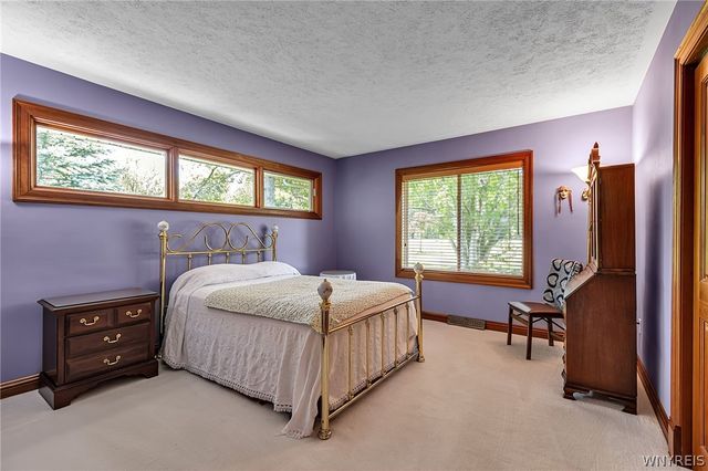 7932 Quaker Road, Orchard Park, NY 14127