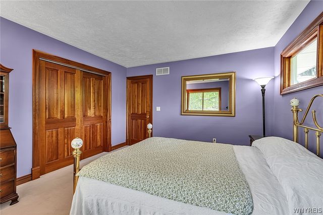 7932 Quaker Road, Orchard Park, NY 14127