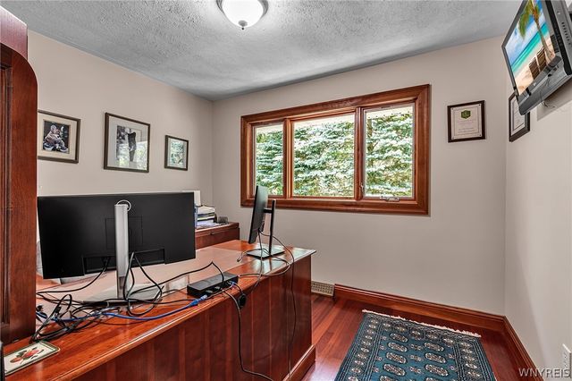 7932 Quaker Road, Orchard Park, NY 14127