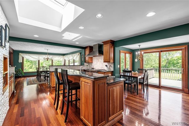7932 Quaker Road, Orchard Park, NY 14127