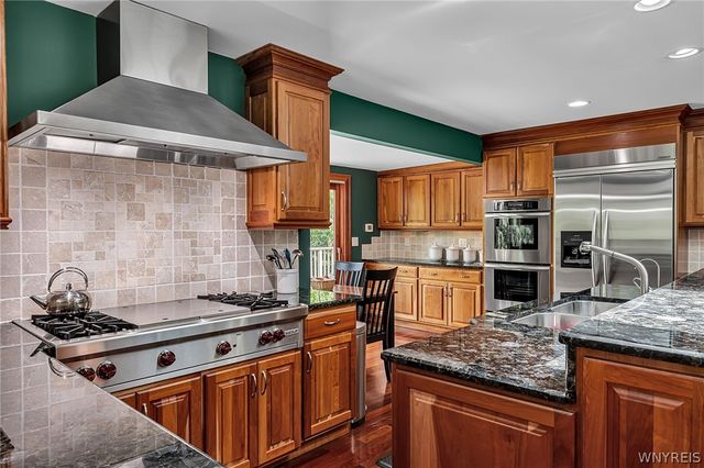 7932 Quaker Road, Orchard Park, NY 14127