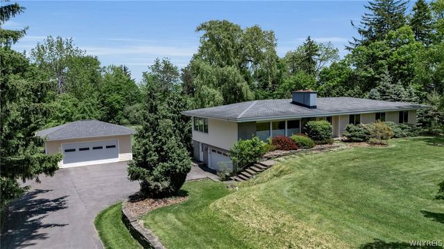 7932 Quaker Road, Orchard Park, NY 14127