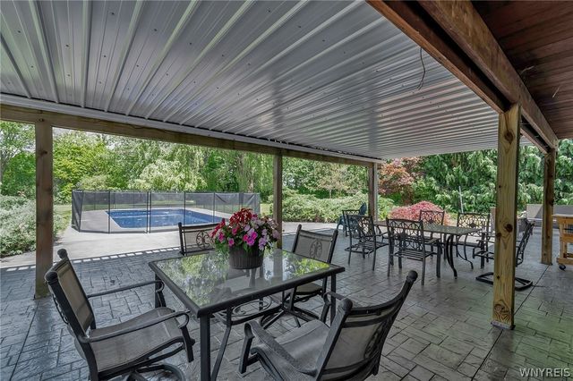 7932 Quaker Road, Orchard Park, NY 14127