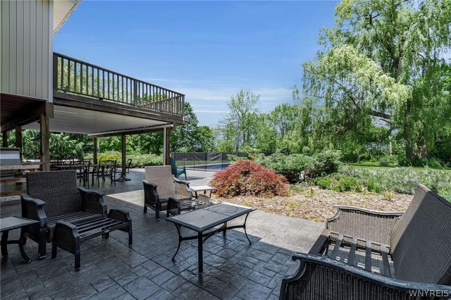 7932 Quaker Road, Orchard Park, NY 14127