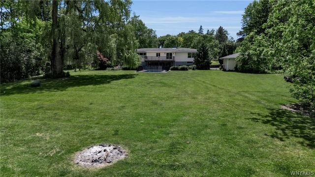 7932 Quaker Road, Orchard Park, NY 14127