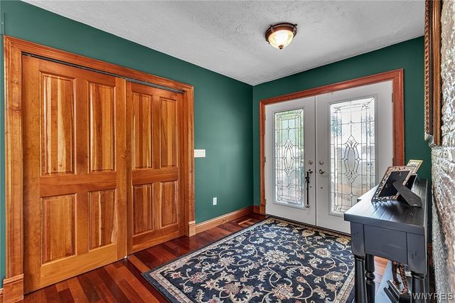 7932 Quaker Road, Orchard Park, NY 14127