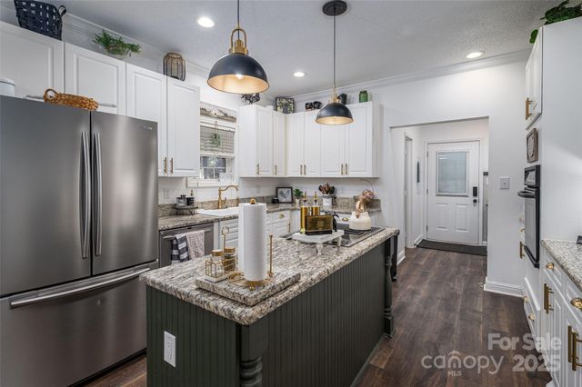 1575 Lewis Farm Road, Kings Mountain, NC 28086