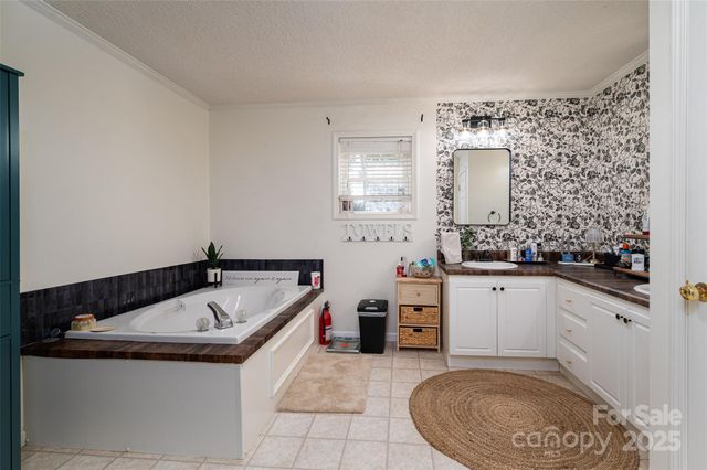 1575 Lewis Farm Road, Kings Mountain, NC 28086