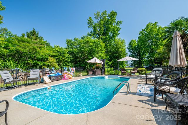 1575 Lewis Farm Road, Kings Mountain, NC 28086