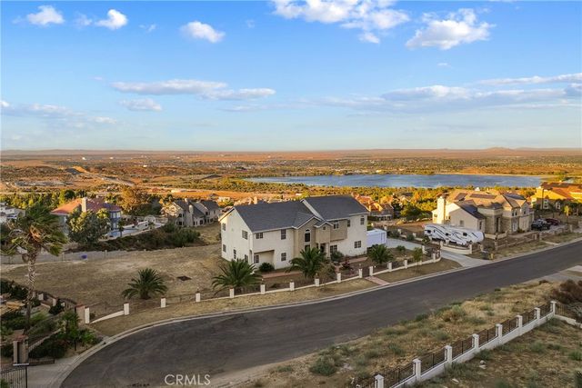 345 Lakeview, Palmdale, CA 93551