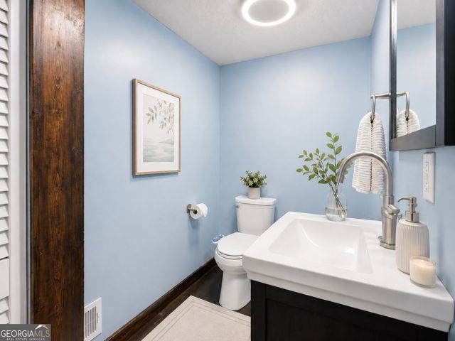 5995 Cascade Palmetto Highway, Fairburn, GA 30213