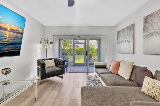 6663 Via Regina, Boca Raton, FL 33433