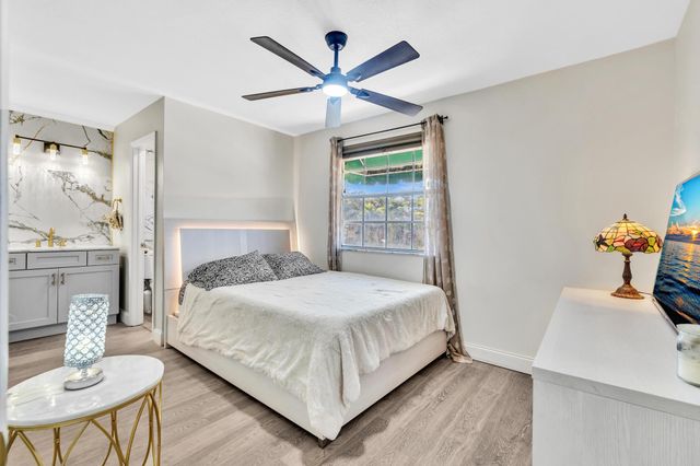 6663 Via Regina, Boca Raton, FL 33433