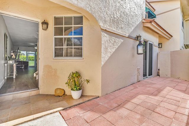 6663 Via Regina, Boca Raton, FL 33433