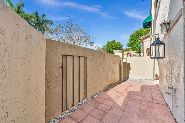 6663 Via Regina, Boca Raton, FL 33433