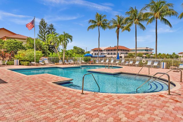 6663 Via Regina, Boca Raton, FL 33433