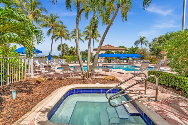 6663 Via Regina, Boca Raton, FL 33433