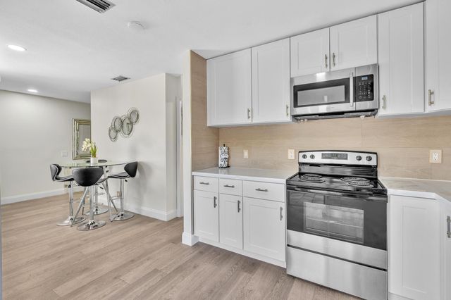 6663 Via Regina, Boca Raton, FL 33433